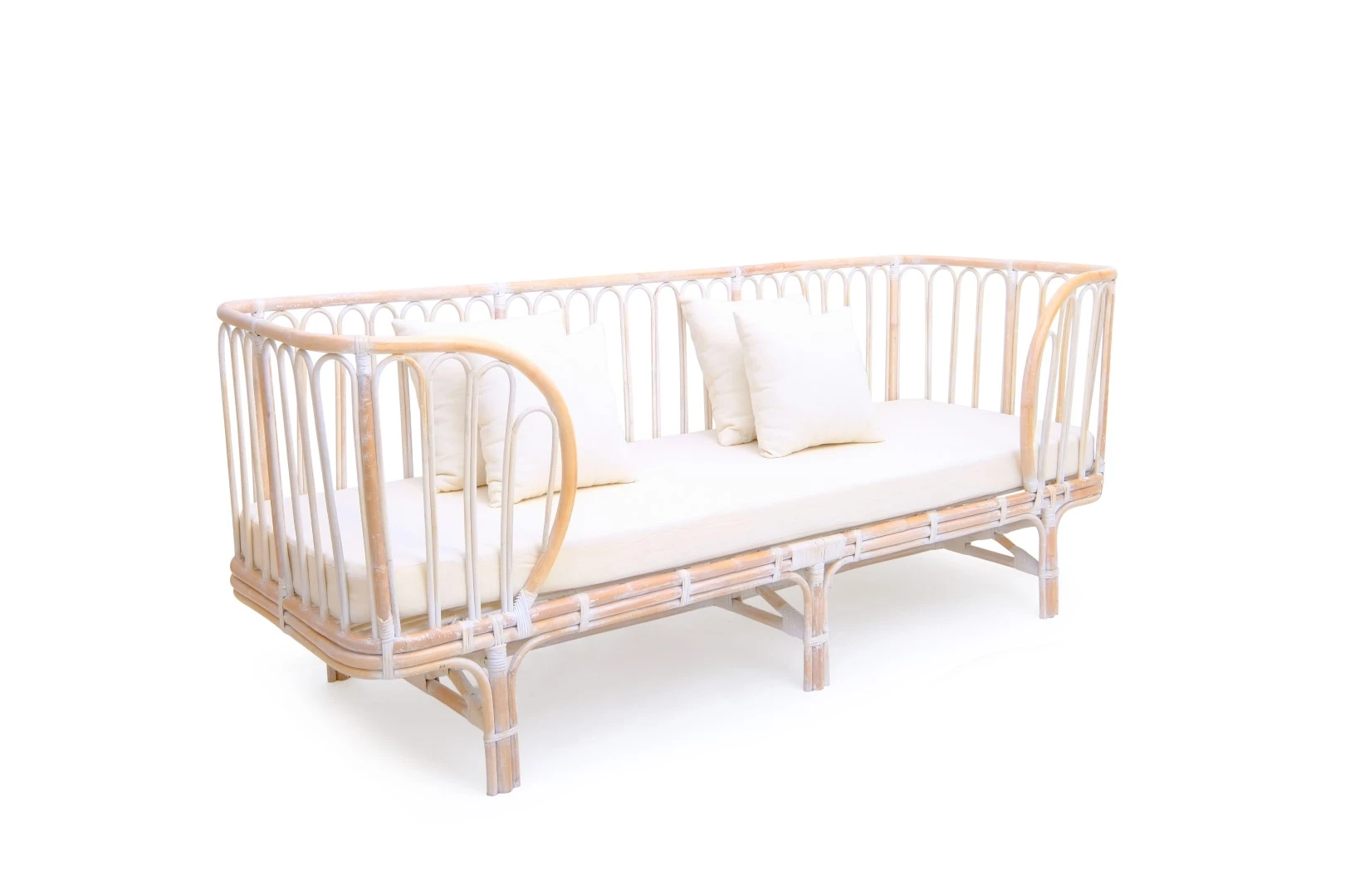 Pari deals rattan daybed